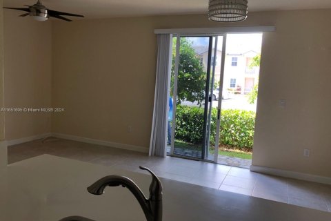 Condominio en alquiler en Homestead, Florida, 3 dormitorios, 106.93 m2 № 1345091 - foto 8