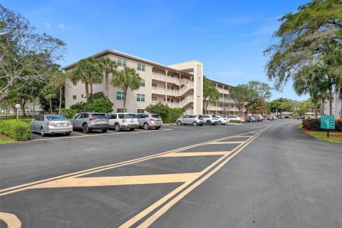 Condo in Coconut Creek, Florida, 2 bedrooms  № 1173638 - photo 4