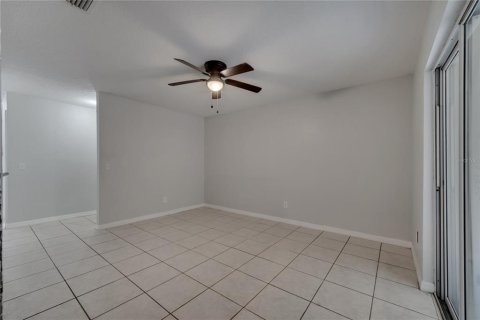 Condo in Orlando, Florida, 2 bedrooms  № 1338548 - photo 13