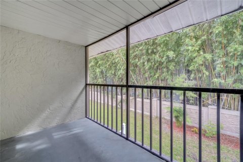 Condo in Orlando, Florida, 2 bedrooms  № 1338548 - photo 27