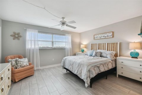 Copropriété à vendre à Bradenton, Floride: 2 chambres, 104.24 m2 № 1381427 - photo 18