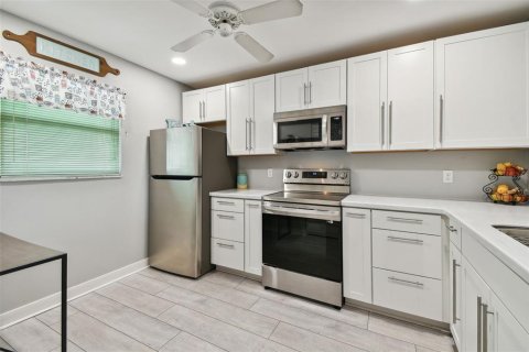 Condo in Bradenton, Florida, 2 bedrooms  № 1381427 - photo 6