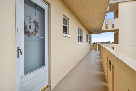 Condo in Bradenton, Florida, 2 bedrooms  № 1381427 - photo 1