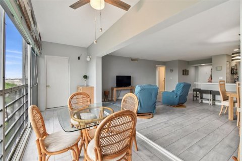 Copropriété à vendre à Bradenton, Floride: 2 chambres, 104.24 m2 № 1381427 - photo 14