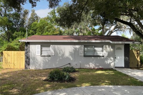 House in Tampa, Florida 2 bedrooms, 71.35 sq.m. № 1381360 - photo 11