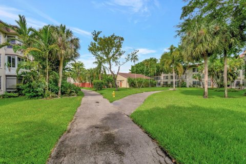 Condo in Plantation, Florida, 2 bedrooms  № 1225701 - photo 19