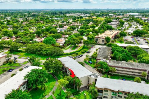 Copropriété à vendre à Plantation, Floride: 2 chambres, 88.44 m2 № 1225701 - photo 11