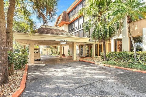 Condo in Miami, Florida, 1 bedroom  № 1225699 - photo 20