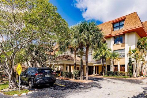 Condo in Miami, Florida, 1 bedroom  № 1225699 - photo 18