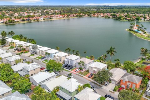 Villa ou maison à vendre à Margate, Floride: 4 chambres, 136.01 m2 № 1225700 - photo 1