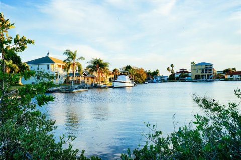 Terreno en venta en Hernando Beach, Florida № 1314050 - foto 4