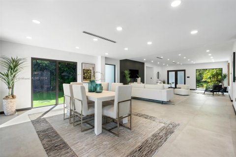 Villa ou maison à vendre à Miami, Floride: 3 chambres, 194.82 m2 № 1374919 - photo 6