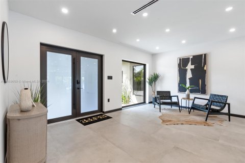 Casa en venta en Miami, Florida, 3 dormitorios, 194.82 m2 № 1374919 - foto 4