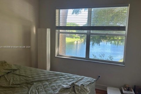 Condo in Tamarac, Florida, 3 bedrooms  № 1374958 - photo 8