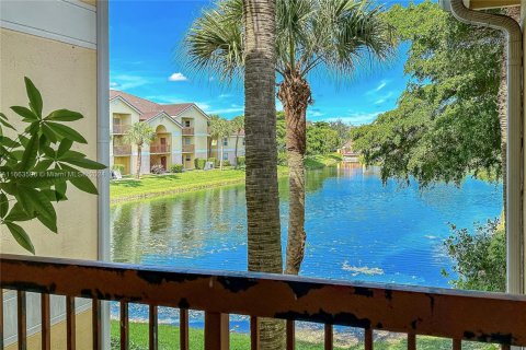 Copropriété à vendre à Tamarac, Floride: 3 chambres, 98.29 m2 № 1374958 - photo 21