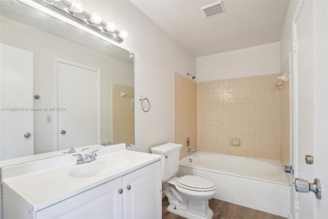 Townhouse in West Palm Beach, Florida 2 bedrooms, 108.7 sq.m. № 1406314 - photo 24