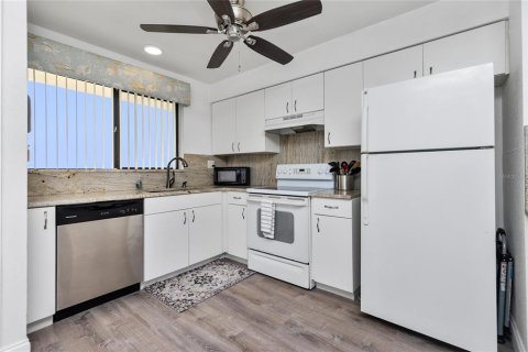 Condo in Punta Gorda, Florida, 2 bedrooms  № 1344075 - photo 6