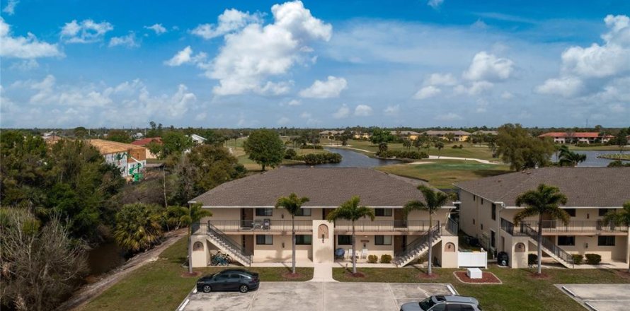 Condo in Punta Gorda, Florida, 2 bedrooms  № 1344075