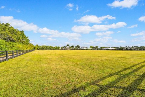 Villa ou maison à vendre à Wellington, Floride: 2 chambres, 219.06 m2 № 1004980 - photo 28