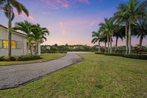 Villa ou maison à vendre à Wellington, Floride: 2 chambres, 219.06 m2 № 1004980 - photo 19