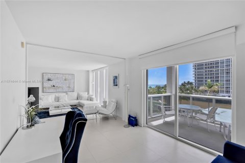 Condominio en venta en Bal Harbour, Florida, 2 dormitorios, 98.1 m2 № 1140843 - foto 16