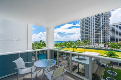 Condo in Bal Harbour, Florida, 2 bedrooms  № 1140843 - photo 18