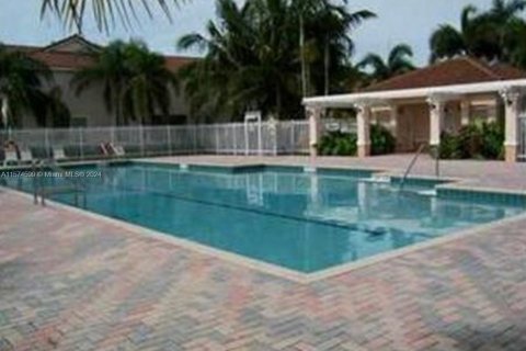Townhouse in Weston, Florida 4 bedrooms, 160.54 sq.m. № 1140841 - photo 9