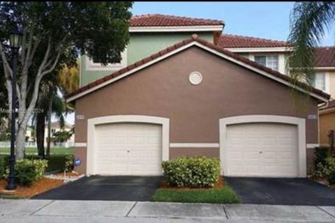 Townhouse in Weston, Florida 4 bedrooms, 160.54 sq.m. № 1140841 - photo 12
