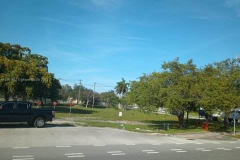 Immobilier commercial à vendre à Pompano Beach, Floride № 474326 - photo 2