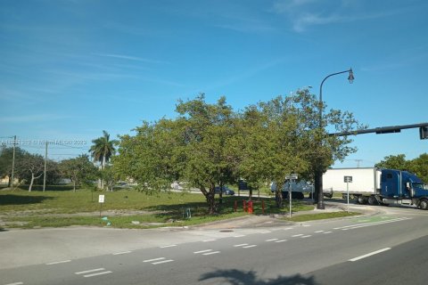 Immobilier commercial à vendre à Pompano Beach, Floride № 474326 - photo 4