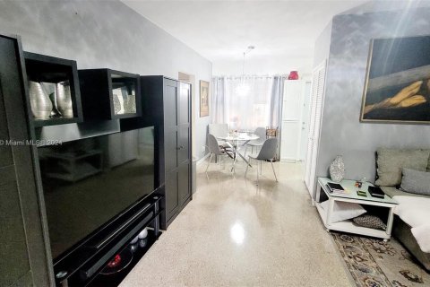 Condominio en venta en Hollywood, Florida, 1 dormitorio, 48.31 m2 № 1400164 - foto 5