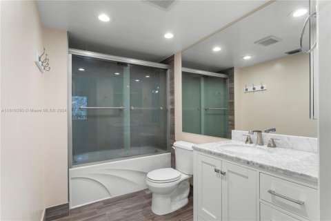Condominio en venta en Pembroke Pines, Florida, 1 dormitorio, 97.08 m2 № 1232846 - foto 14