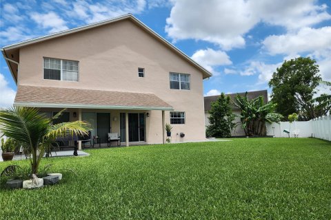 Villa ou maison à vendre à Pembroke Pines, Floride: 4 chambres, 261.52 m2 № 1215974 - photo 1