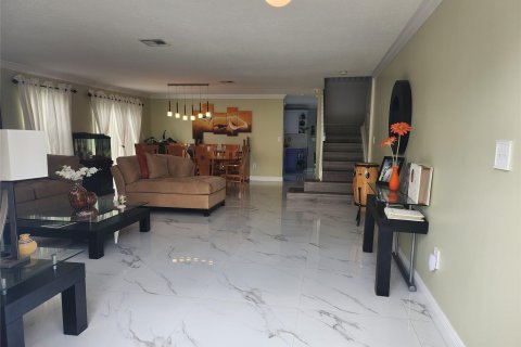 Villa ou maison à vendre à Pembroke Pines, Floride: 4 chambres, 261.52 m2 № 1215974 - photo 27