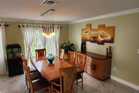 Villa ou maison à vendre à Pembroke Pines, Floride: 4 chambres, 261.52 m2 № 1215974 - photo 24