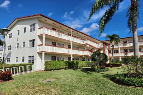 Condo in Boca Raton, Florida, 1 bedroom  № 1372568 - photo 1