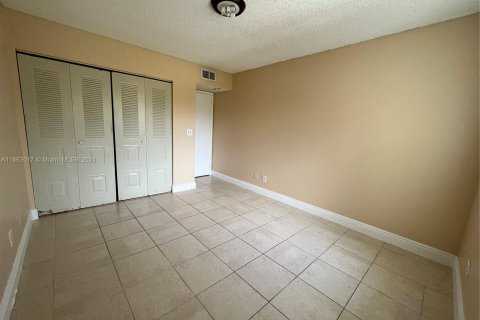 Condo in Coral Springs, Florida, 2 bedrooms  № 1372562 - photo 5