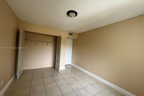 Condo in Coral Springs, Florida, 2 bedrooms  № 1372562 - photo 6