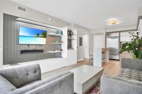 Condo in Miami, Florida, 1 bedroom  № 1372565 - photo 10