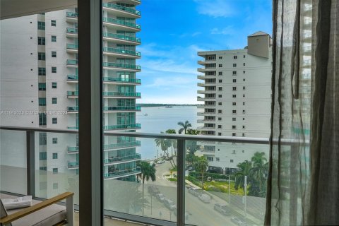 Condo in Miami, Florida, 1 bedroom  № 1372565 - photo 15