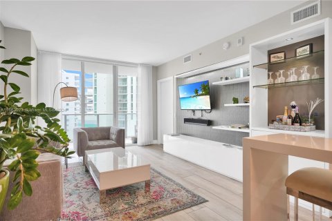 Condominio en venta en Miami, Florida, 1 dormitorio, 64.66 m2 № 1372565 - foto 8