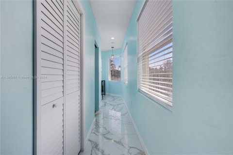 Villa ou maison à vendre à Fort Lauderdale, Floride: 6 chambres, 277.31 m2 № 1187896 - photo 29