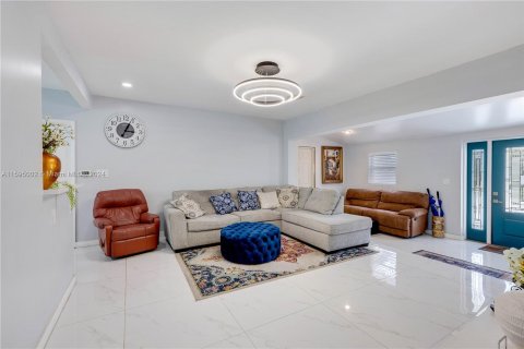 Villa ou maison à vendre à Fort Lauderdale, Floride: 6 chambres, 277.31 m2 № 1187896 - photo 5