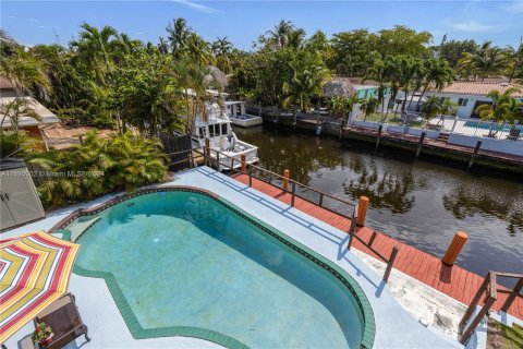 Villa ou maison à vendre à Fort Lauderdale, Floride: 6 chambres, 277.31 m2 № 1187896 - photo 3