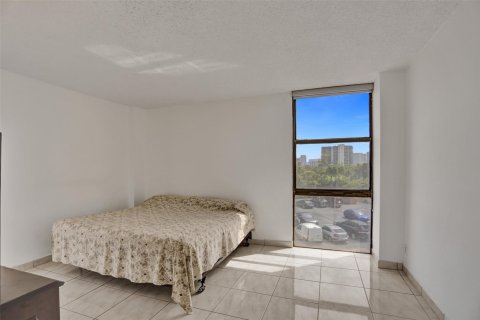 Condo in Aventura, Florida, 2 bedrooms  № 1183280 - photo 9