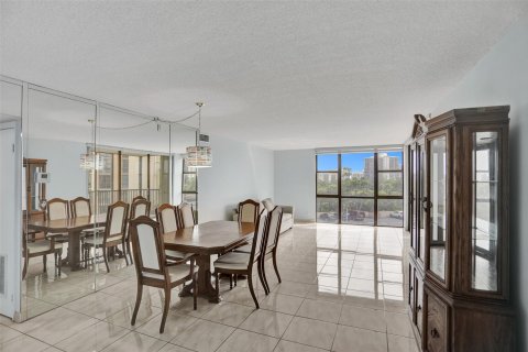 Copropriété à vendre à Aventura, Floride: 2 chambres, 121.98 m2 № 1183280 - photo 14