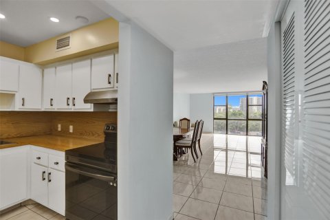 Copropriété à vendre à Aventura, Floride: 2 chambres, 121.98 m2 № 1183280 - photo 13