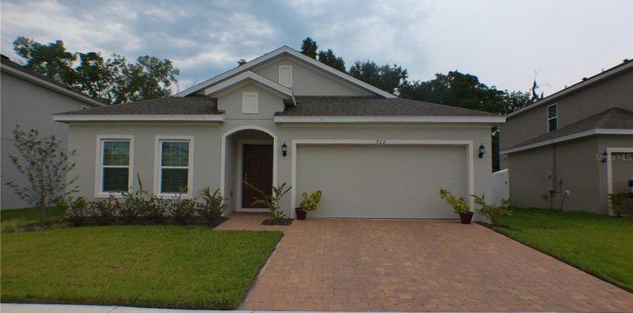 House in Davenport, Florida 4 bedrooms, 195.37 sq.m. № 1338846