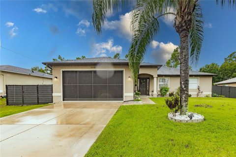 Villa ou maison à vendre à North Port, Floride: 3 chambres, 188.78 m2 № 1338844 - photo 4