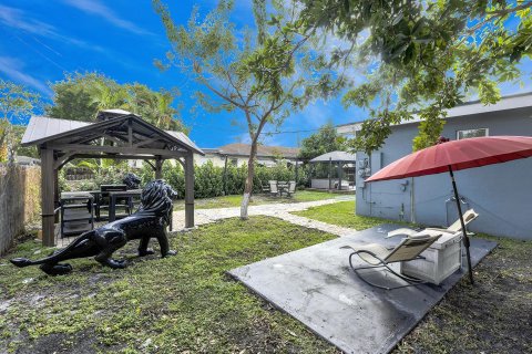 House in Hollywood, Florida 3 bedrooms, 171.87 sq.m. № 1007312 - photo 11